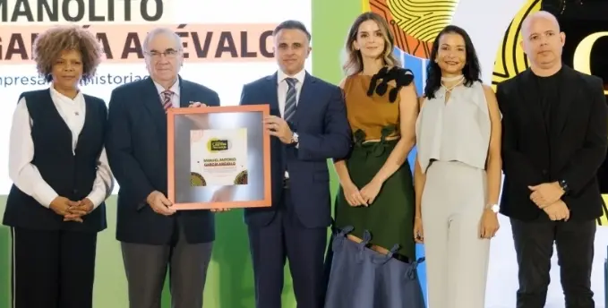 Marivell Contreras, Manuel García Arévalo, José Grateraux, Pamela Pitizia, Arlette Palacio y Ángel Rosario.