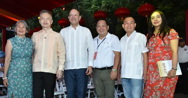 Clara Joa, Chen Luning, Ulises Rodríguez, Pen Wu, Miguel Feng y Yanilis Espinal.