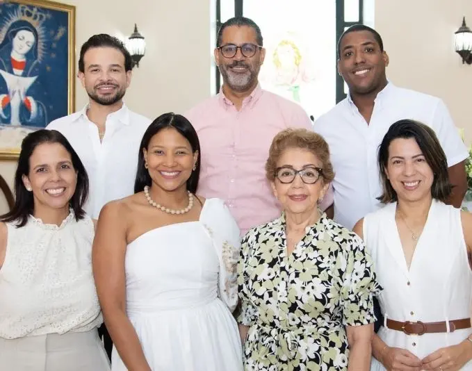 Braulio Segura, Alejandro Taveras, Joan Puello, Alby Crespo, Yaniris Pérez, Mirtha Sánchez y Lil Céspedes.