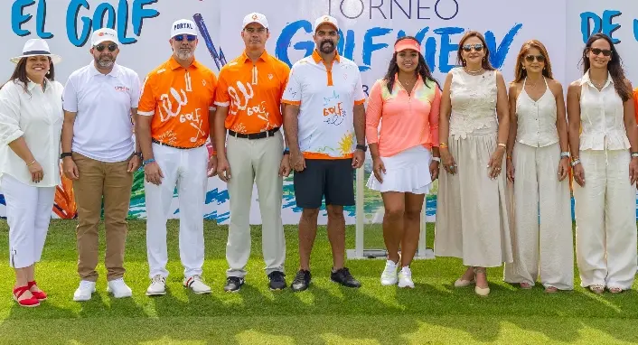 Claudia Brito, Irving Muñiz, Fabio Báez, Christian del Rosario, Bernardo Then, Franchesca Páez, Josefina González, Carolina Ureña y  Claridiana Mejía.
