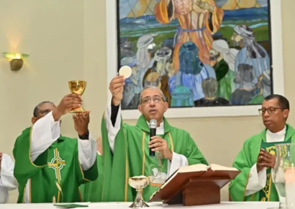Eucaristía celebrada por monseñor Carlos Tomás Morel Diplán, en la capilla de la Casa San Pablo.