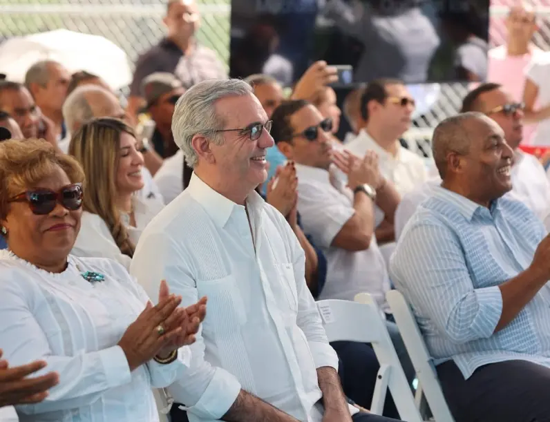 Luis Abinader entrega varias obras en Santo Domingo Oeste