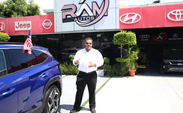 Ibrahim Ruiz, manager de RAM Megautos en la Ortega y Gasset.  Alexis Monegro