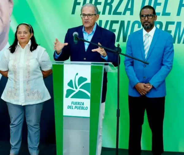 Paíno Abreu Collado hizo las explicaciones del tema.