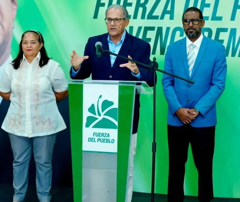 Paíno Abreu Collado hizo las explicaciones del tema.