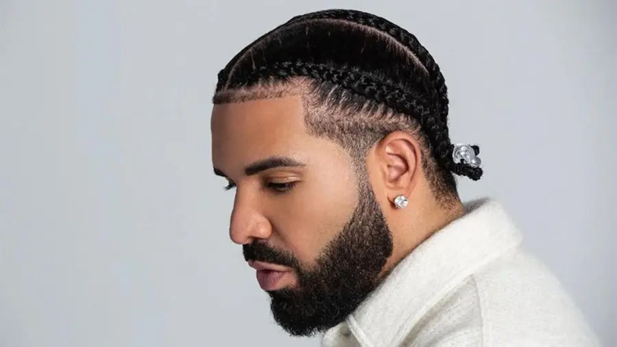 Drake celebra sus 40 años, y regala a sus invitados bolsas de Chanel y Hermès