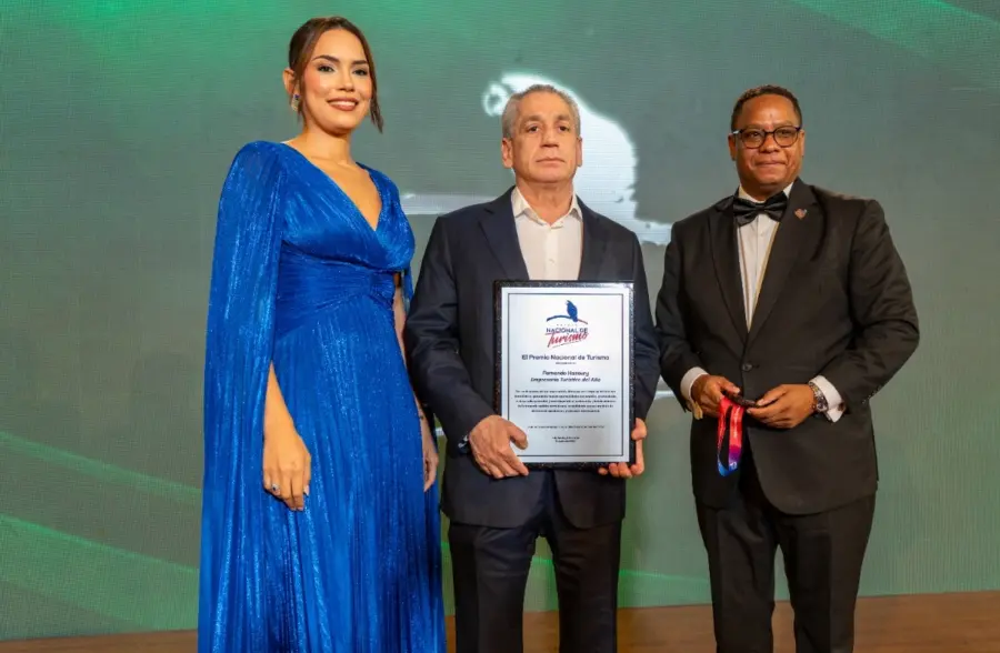 El empresario dedicó el reconocimiento a su familia, al equipo de Cap Cana y a los trabajadores.
