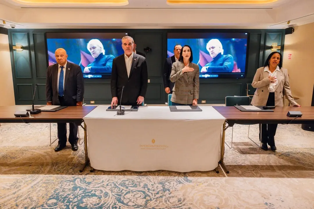 Abinader se proclama garante de la unidad y la transición democrática en el PRM