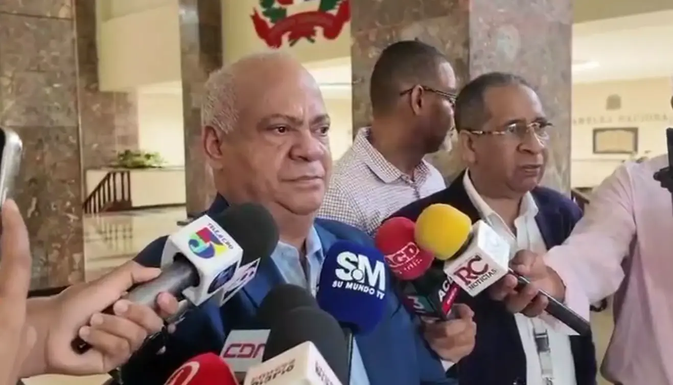 Ramón Bueno afirma que Chú Vásquez se excedió al cuestionar trayectoria política de David Collado