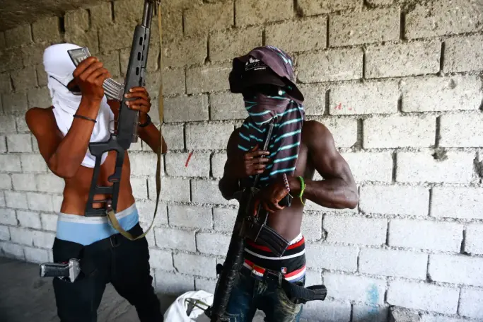 Cómo llegan las armas a las bandas de Haití pese al embargo internacional