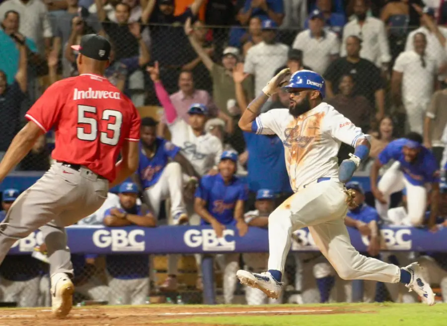 Así van los juegos de la pelota invernal dominicana/Foto de Alberto Calvo