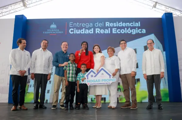 Entregan 836 apartamentos e inauguran escuela para 945 estudiantes en Santo Domingo Este/Fuente externa