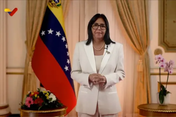 Captura de pantalla tomada del Canal estatal VTV de Venezuela, que muestra a la presidenta encargada de Venezuela, Delcy Rodríguez, hablando durante una alocución este jueves, en Caracas (Venezuela). EFE/ Canal Estatal VTV