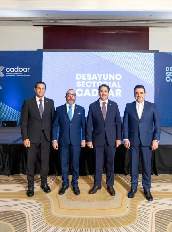 Representantes del sector participan en evento empresarial.