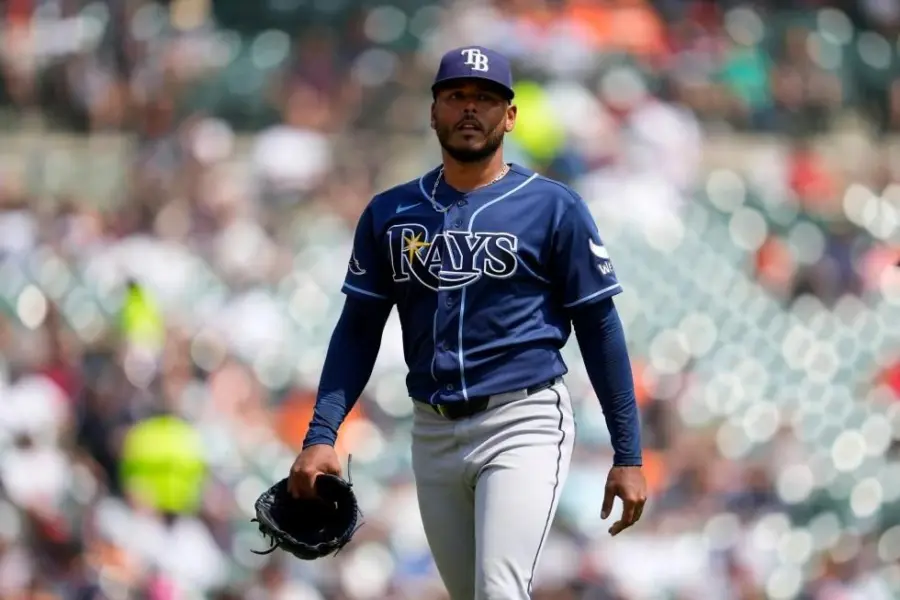 Freddy Peralta tuvo inmenso contra Cleveland el martes.  AP