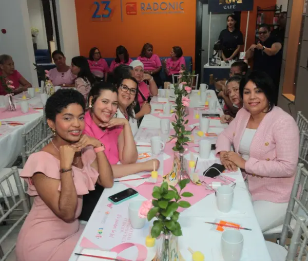 Detrás de cada expediente existe una mujer con una vida completa.