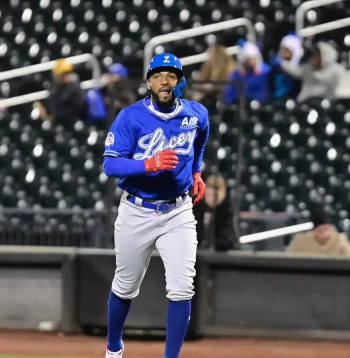 Miguel Andújar fortalecerá la   ofensiva del  Licey.
