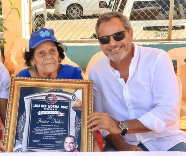 Junior Noboa junto a la entrenadora Norma Díaz