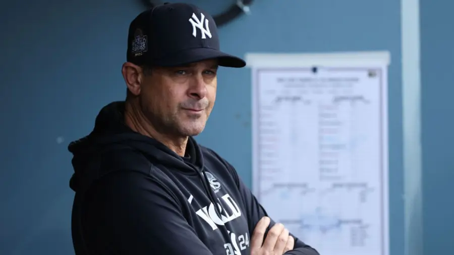 Aaron Boone regresa  para su décima campaña con Yanquis.
