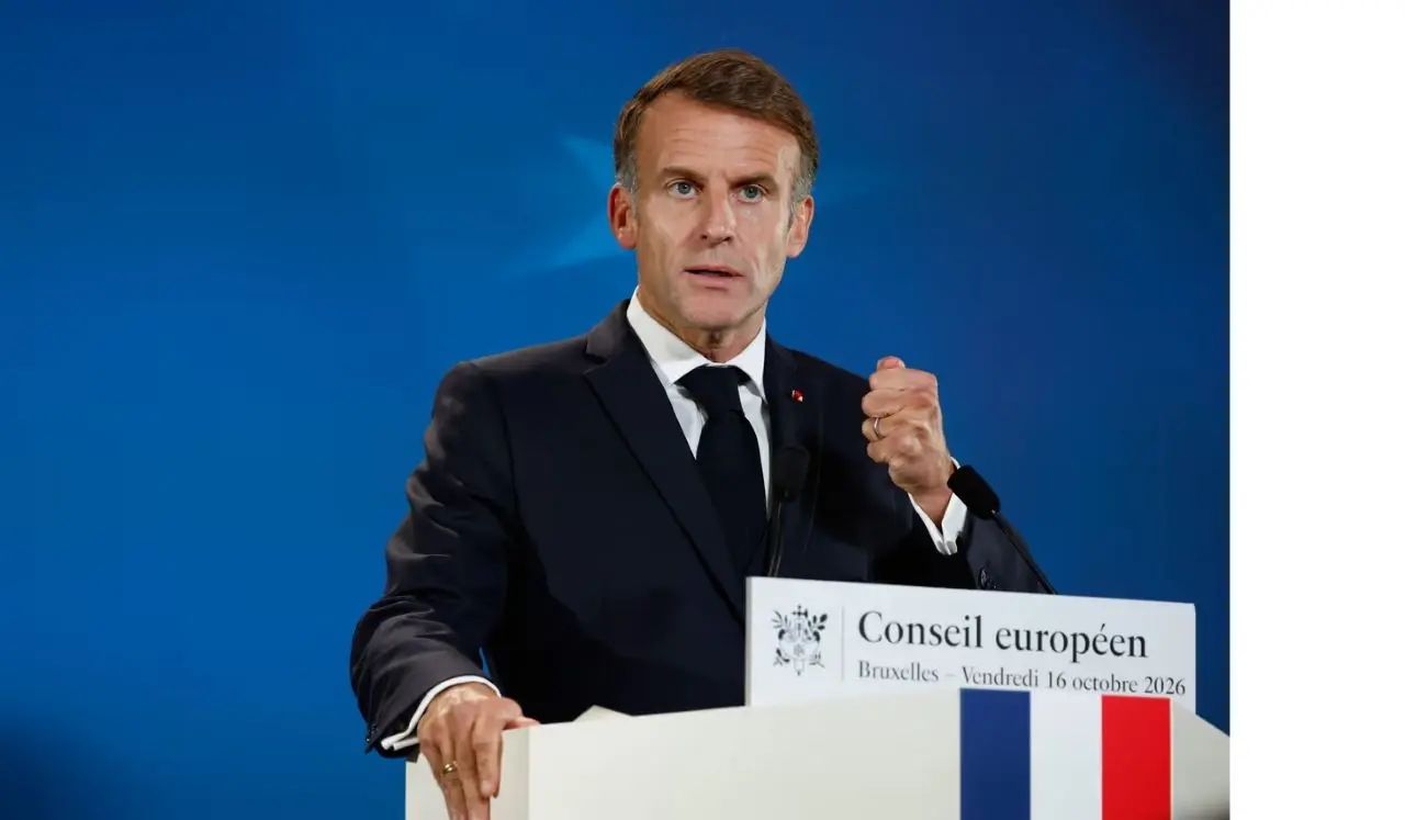 Emmanuel Macron presenta plan para estudiantes