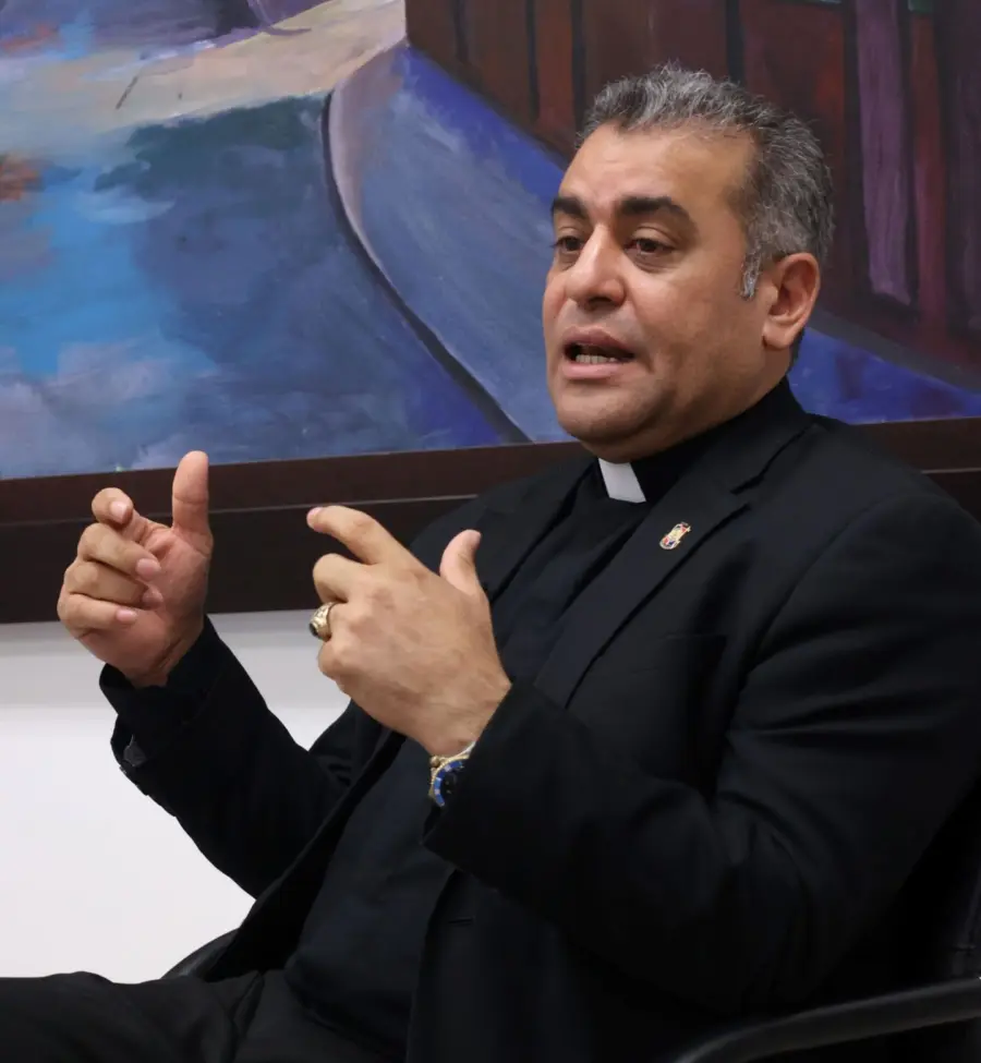 El reverendo padre Isaac García De la Cruz, presidente de la Asociación Dominicana de Rectores de Universidades (ADRU) y rector de la Universidad Católica Nordestana (UCNE).