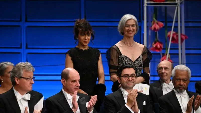 Emmanuelle Charpentier y Jennifer Doudna recibieron el Nobel de Química en 2020. Fue la primera vez que dos mujeres compartieron un Nobel científico sin ningún hombre entre los galardonados.