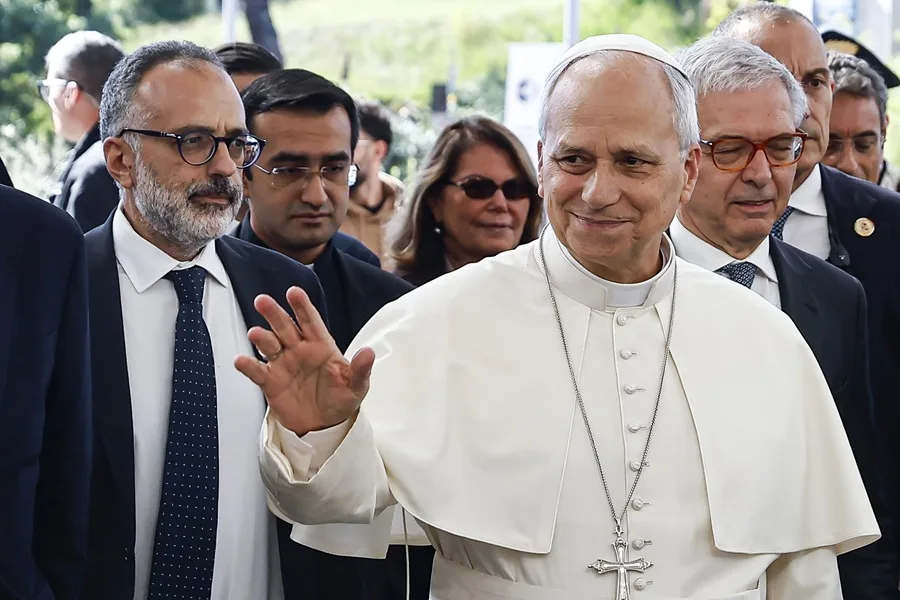 El papa León XIV llega al Hospital Universitario Agostino Gemelli de Roma, Italia. EFE/EPA/ANGELO CARCON