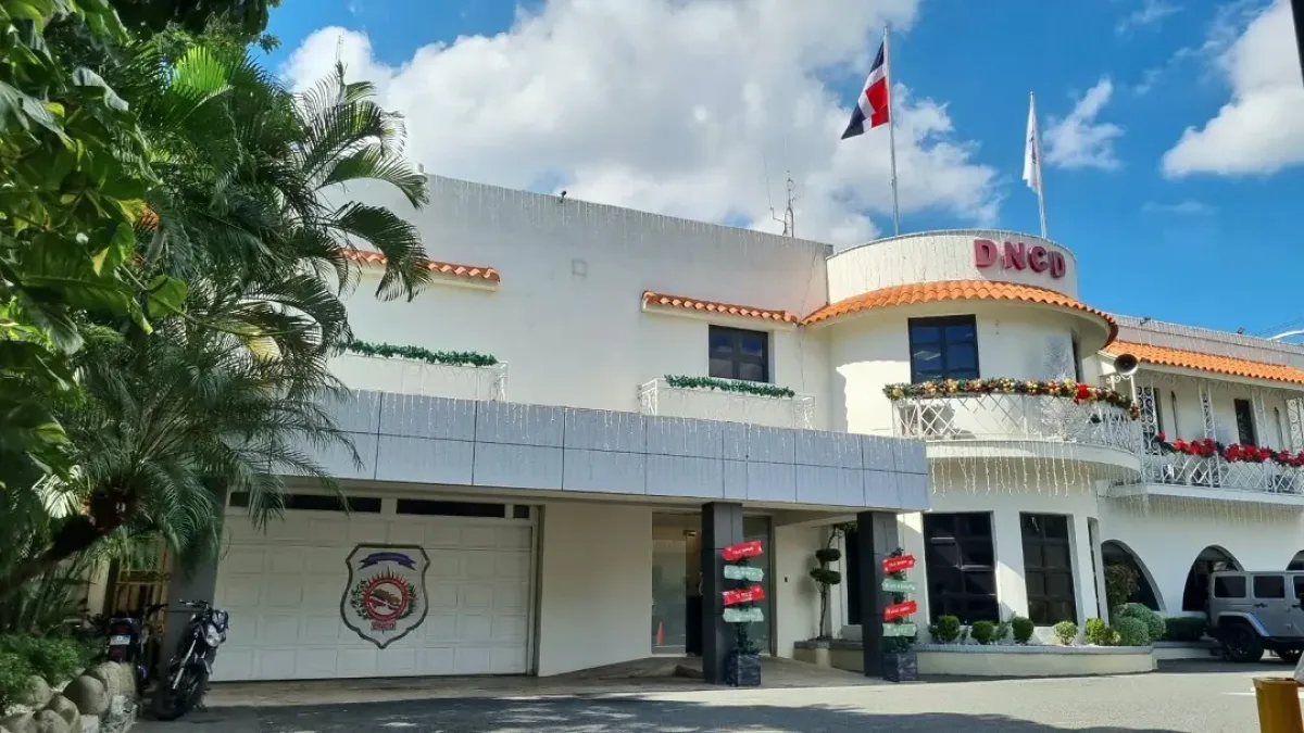 Hombre muere horas después de ser detenido durante operativo de la DNCD