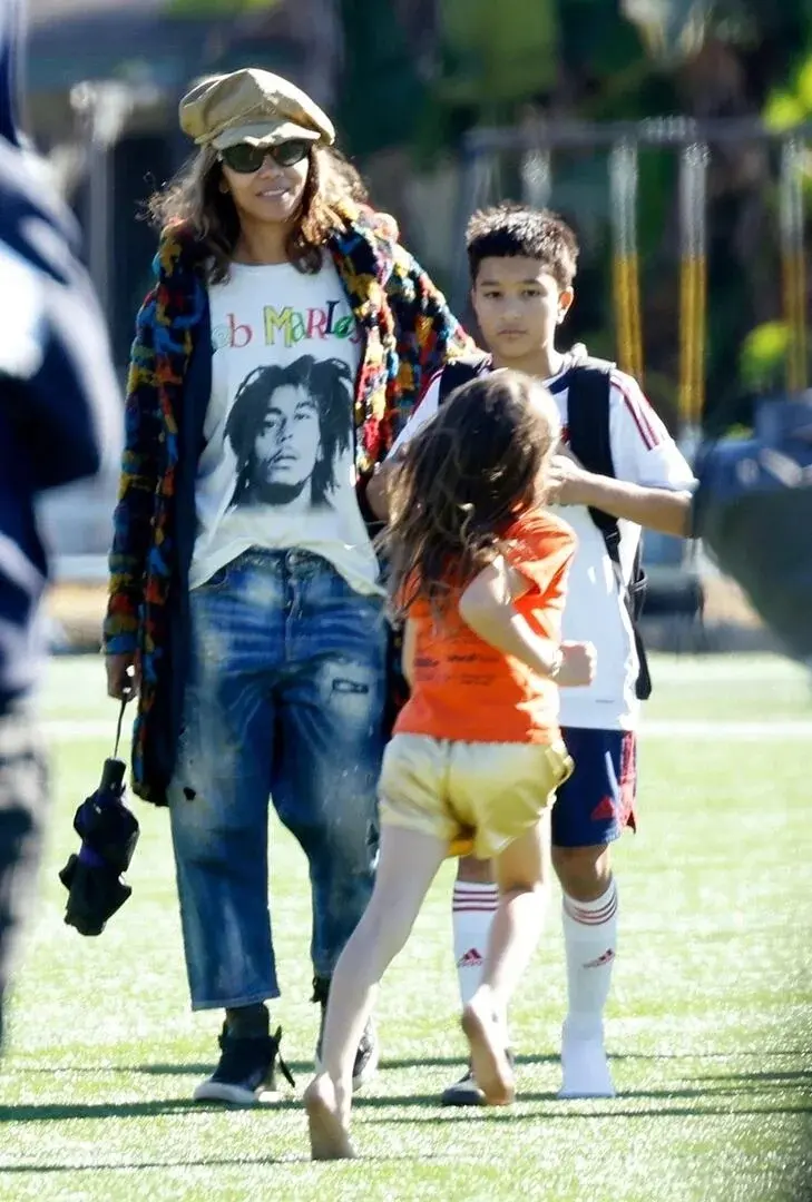 Halle Berry junto a sus dos hijos