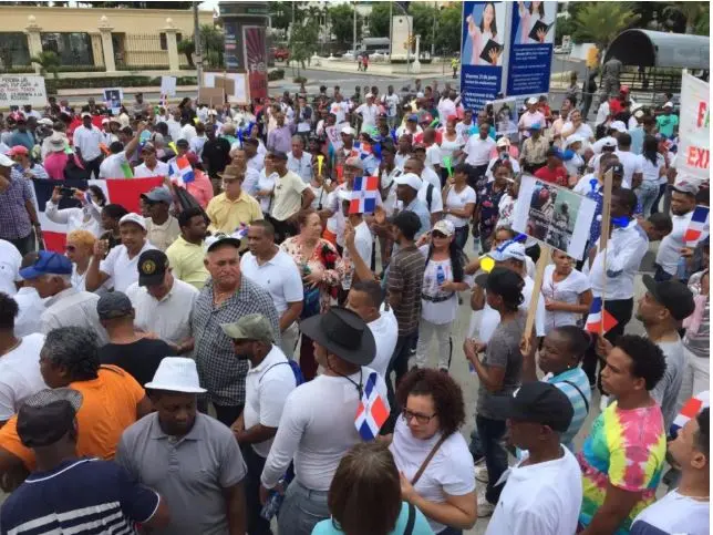 Manifestación por la Herencia de la familia Rosario