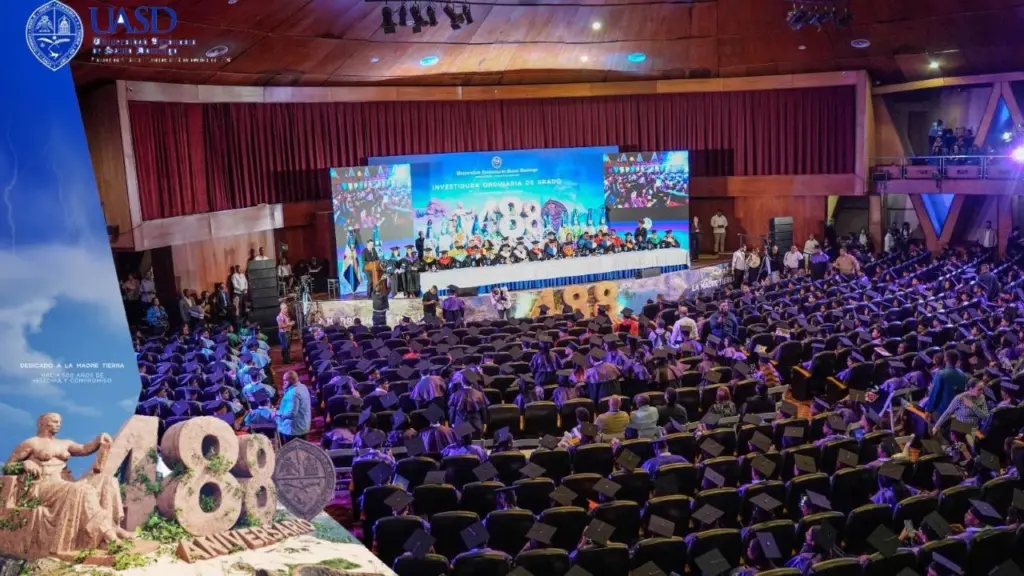 UASD celebra su 488 aniversario y gradúa a 3,589 nuevos profesionales