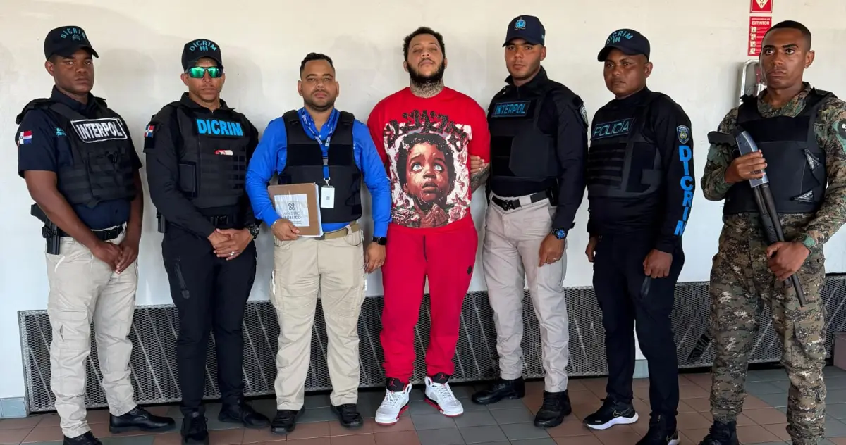 Entregan a las autoridades a "Macho", acusado de matar chofer de camión de basura en Santiago