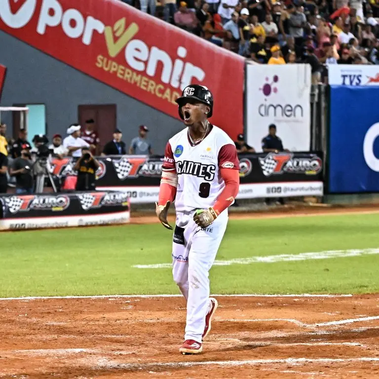 !Estacazo de Jorge¡ Gigantes vencen 4-1 a las Águilas en apertura del torneo de Lidom