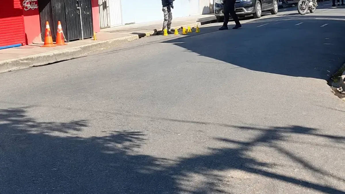 Policía identifica a los responsables de tiroteo en Los Mina que dejó un muerto y un herido