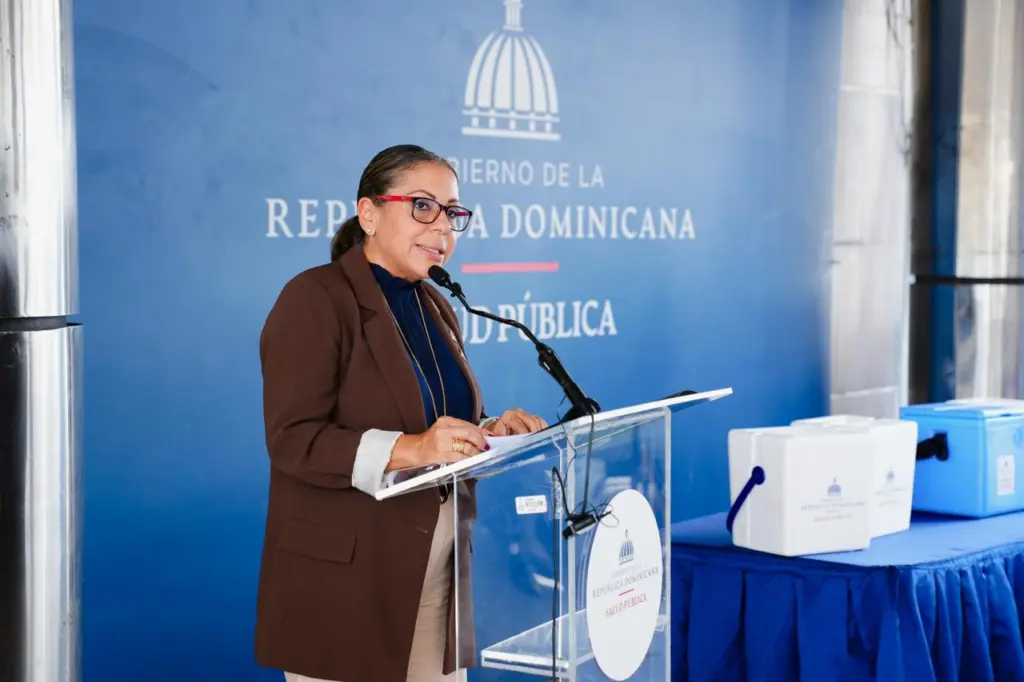 La viceministra Gina Estrella llamó a los dueños de mascotas a abrir las puertas de sus casas a las brigadas para inmunizar sus animales y evitar la rabia.