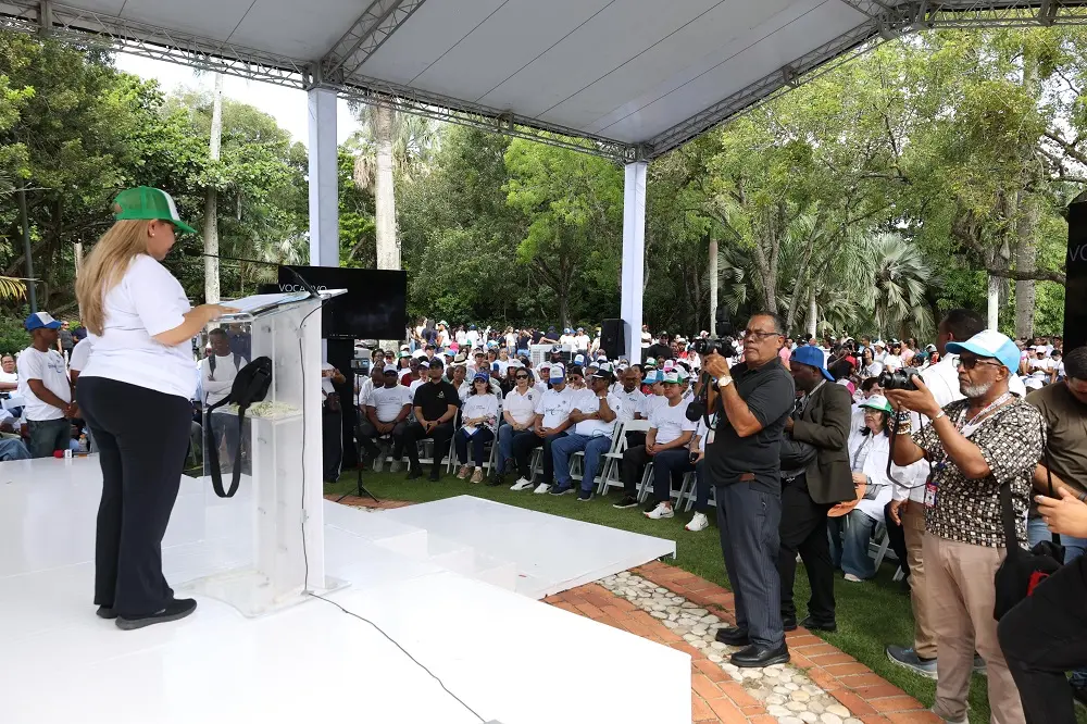 SNS realiza caminata y llama a eliminar el estigma y fortalecer la prevención