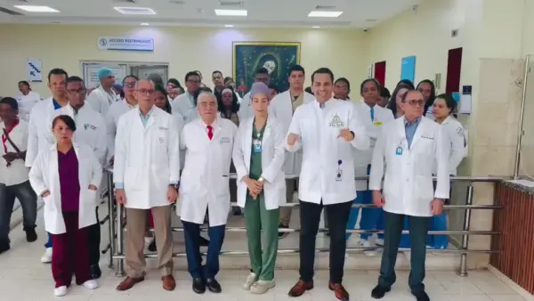 Médicos de la Maternidad de la Altagracia cumplen paro de 24 horas convocado por el Colegio Médico.