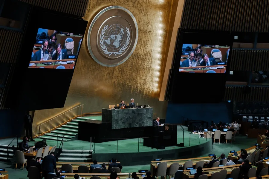 El canciller de Cuba, Bruno Rodríguez, participa en un debate de la Asamblea General de la ONU sobre el embargo de Estados Unidos a la isla, este 28 de octubre de 2026. EFE/Olga Fedorova