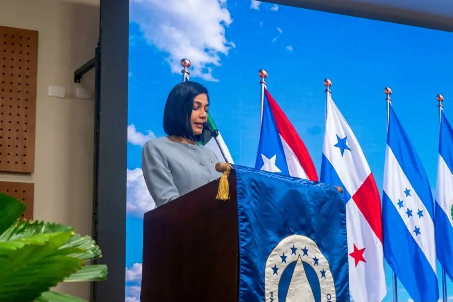 Catalina Olea Salazar del Parlacen