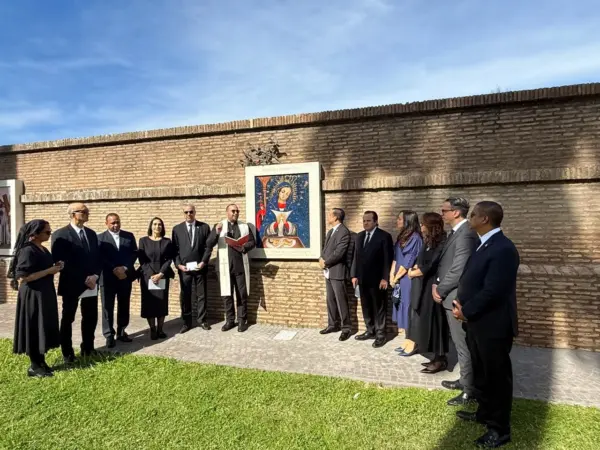 Presidente Luis Abinader desde el Vaticano pide orar por el papa