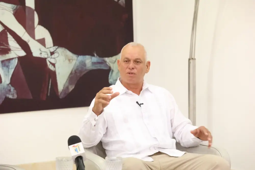 Presidente de la Federación Nacional de Productores de Arroz ( Fenarroz ) es el ingeniero Marcos A. Rodríguez en el Almuerzo semanal del grupo Corripio. José De León