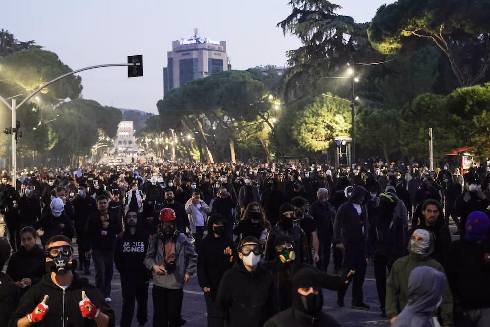 Protestas sacuden a Europa por el costo de la vida, la vivienda y los servicios públicos