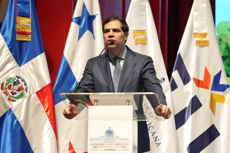 Roberto Angel Salcedo