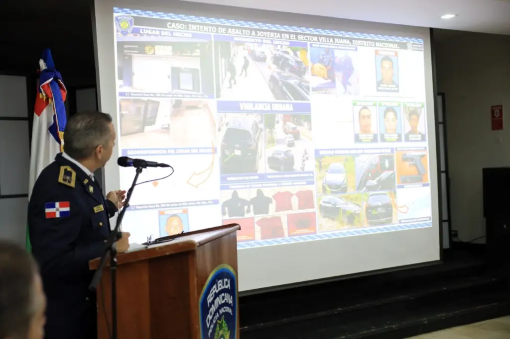 Solicitan prisión preventiva contra tres hombres por intento de robo agravado en joyería de Villa Juana