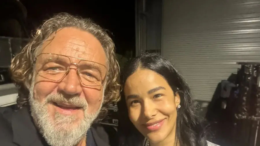Russell Crowe y Massiel Taveras en 'The get out'