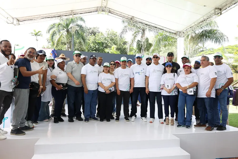 SNS realiza caminata y llama a eliminar el estigma y fortalecer la prevención