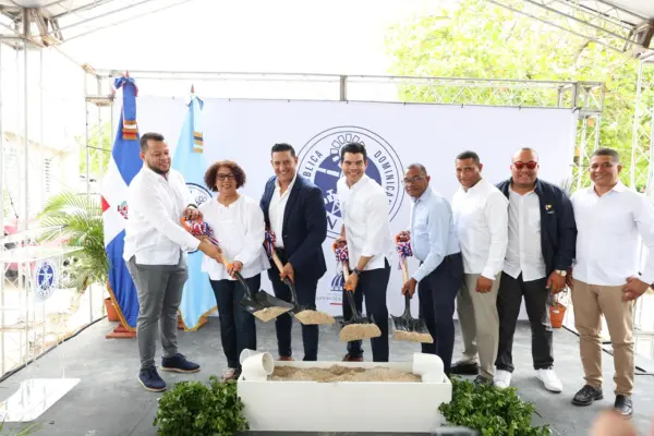 Wellington Arnaud deja iniciados trabajos de segunda etapa ampliación acueducto Amiama Gómez-Las Yayas, provincia Azua.