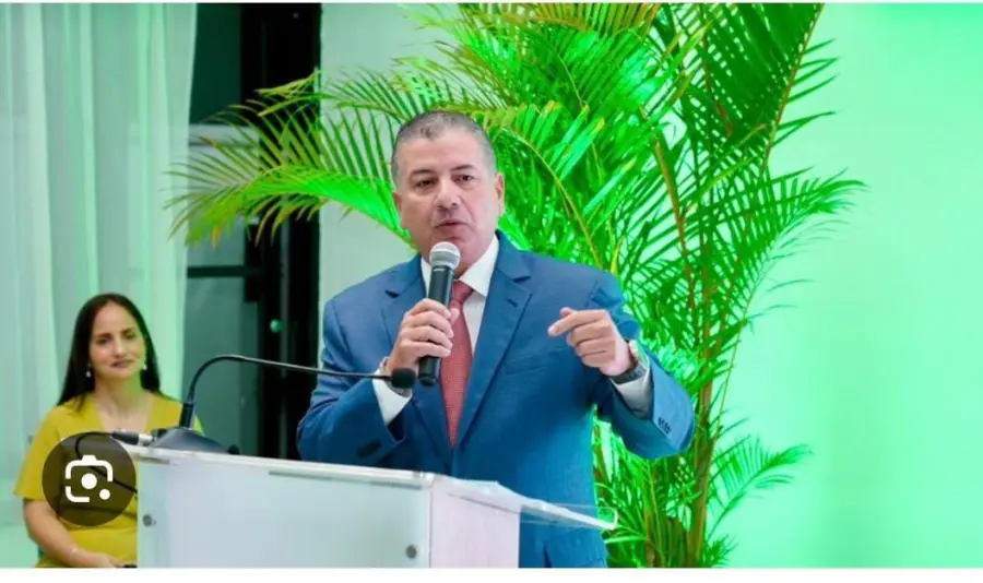 Miembro de la Dirección Política de Fuerza del Pueblo, César Fernández.