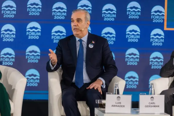 Presidente Luis Abinader en Forum 2000