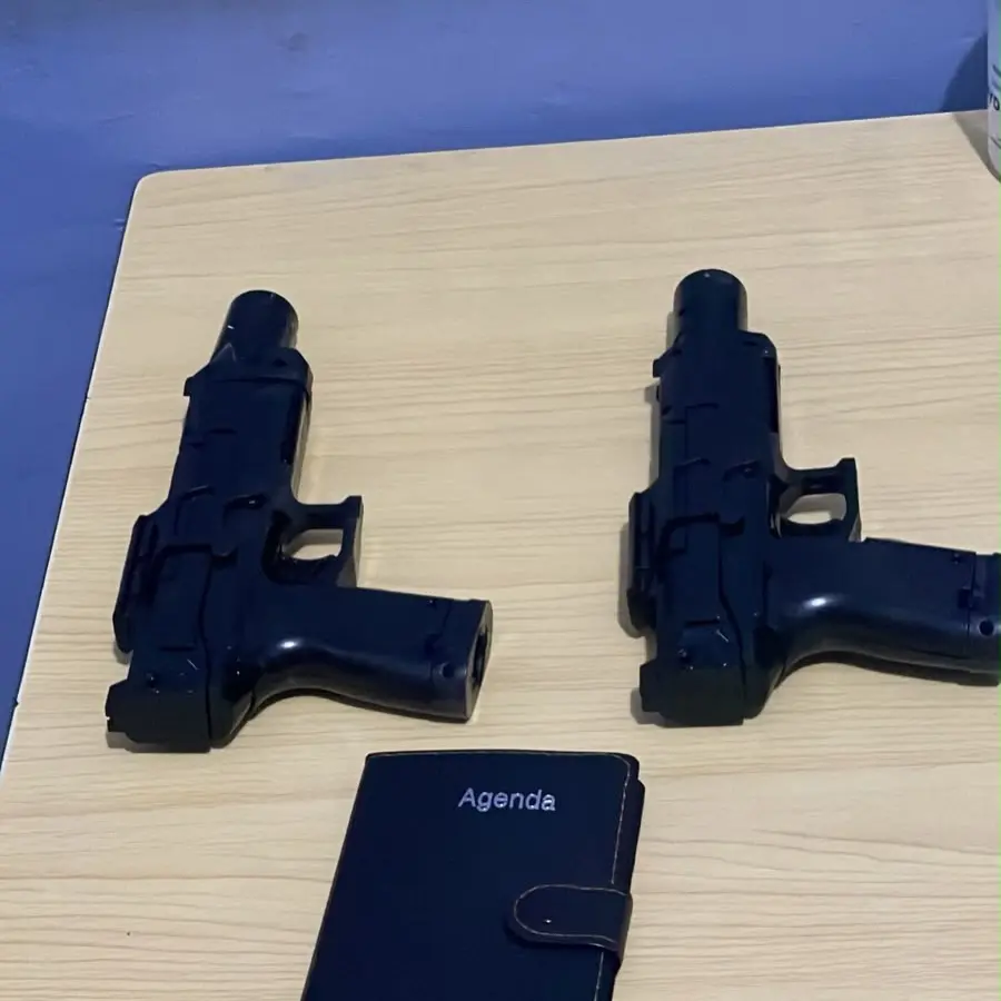 Policía recupera celulares robados y arresta a dos jóvenes por asalto a tienda en San Juan
